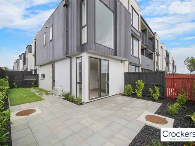 3/10 Treasure Lane, Te Atatu South