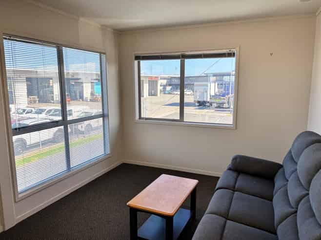 Ready to go unit in prime location!