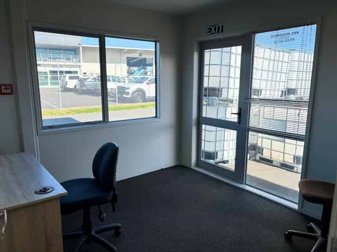 Ready to go unit in prime location!