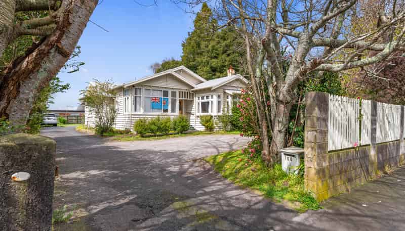 100 Ranolf Street, Glenholme