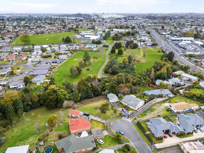 23 Morrison Crescent, Glenview