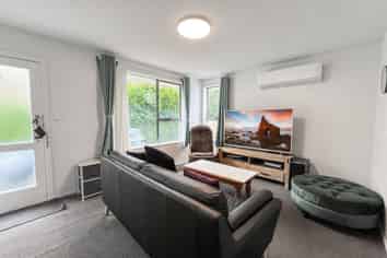 2/171 Clarence St, Riccarton