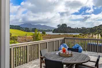25 Robertson Street, Raglan
