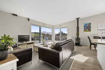 25 Robertson Street, Raglan