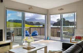 25 Robertson Street, Raglan