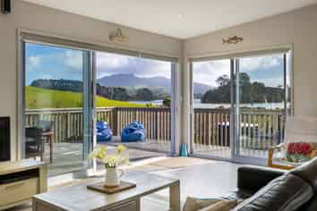 25 Robertson Street, Raglan