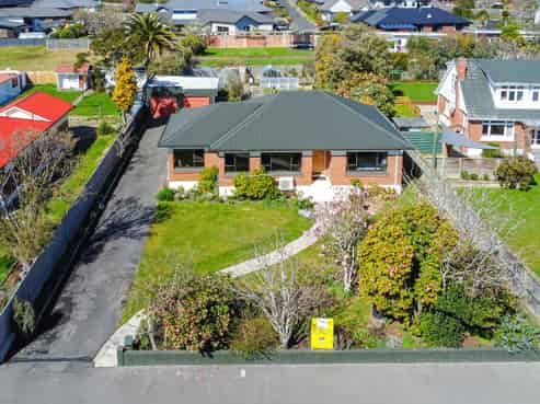 82 Gladstone Road North, Mosgiel