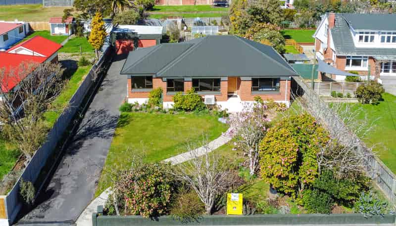 82 Gladstone Road North, Mosgiel