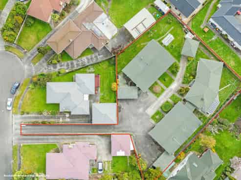 8 Lowestoft Place, West End