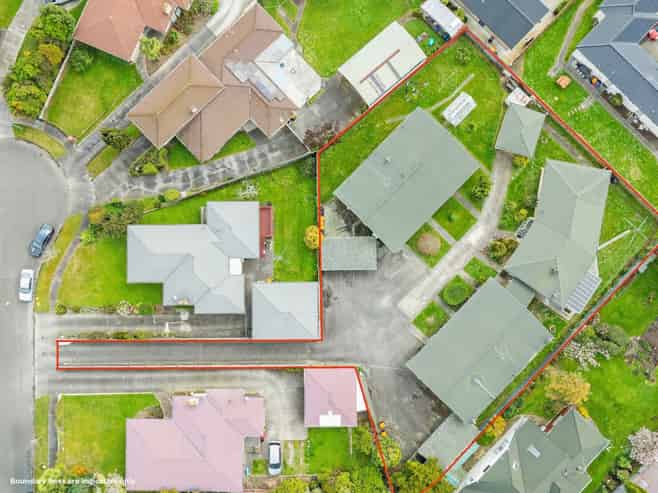 8 Lowestoft Place, West End