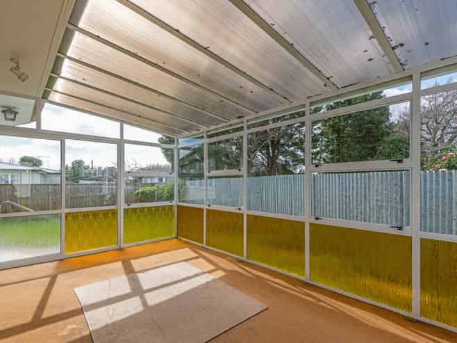 8 Lowestoft Place, West End