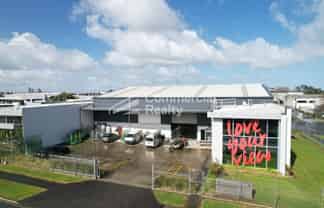 Superb Standalone Sprinklered Office & Warehouse