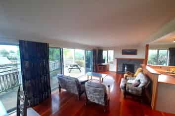 7 Weka Road, Waipahihi