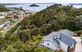 8 Sullivans Road, PAIHIA
