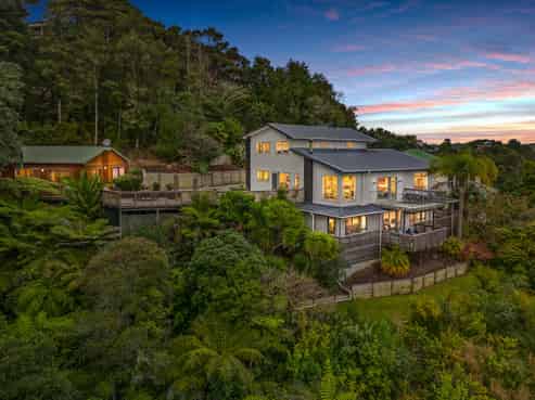 8 Sullivans Road, PAIHIA