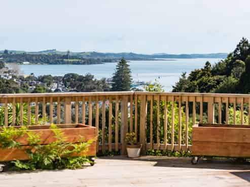 8 Sullivans Road, PAIHIA