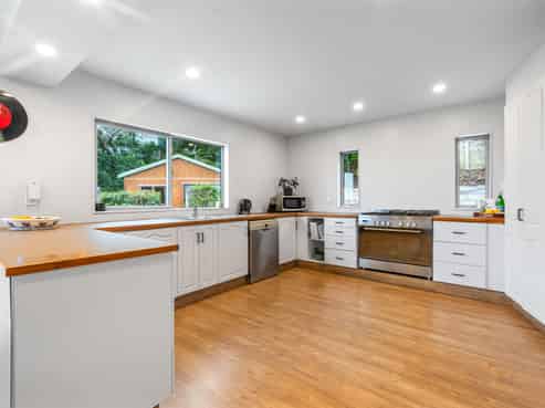 8 Sullivans Road, PAIHIA