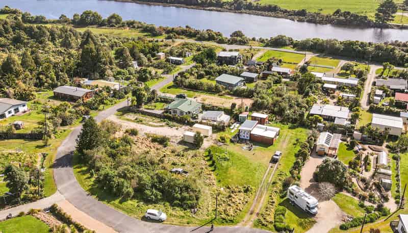 15/17 Nikau Heights, Karamea
