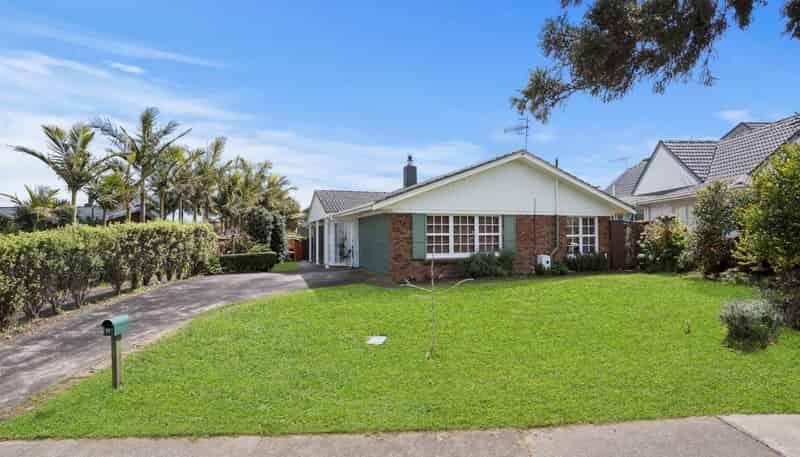 11 Priestley Drive, Bucklands Beach