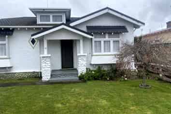 74 Shamrock Street, Takaro