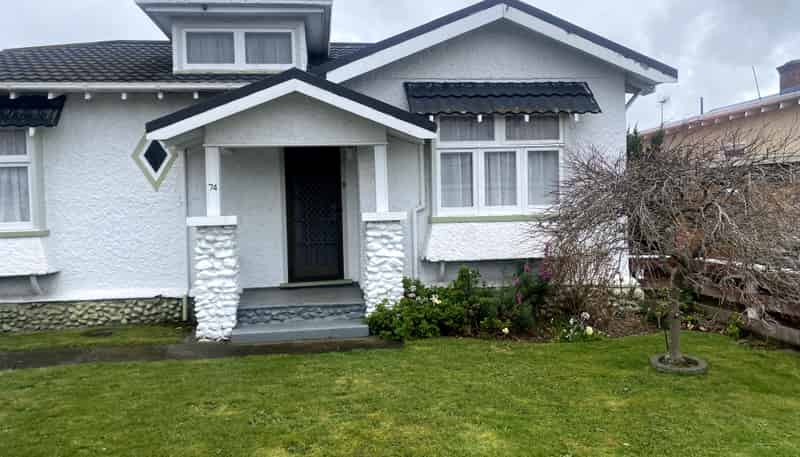 74 Shamrock Street, Takaro