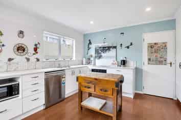 60 Springvale Road, Springvale