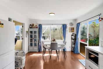 60 Springvale Road, Springvale