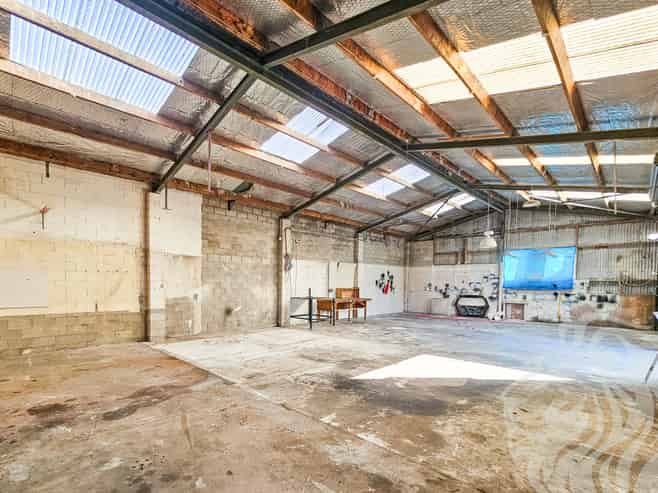 Affordable Workshop on Matai - c.182m² 