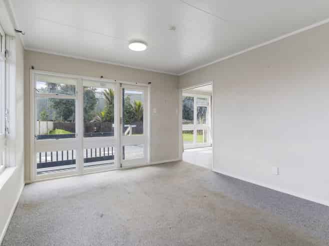 10 Bland Place, Otara
