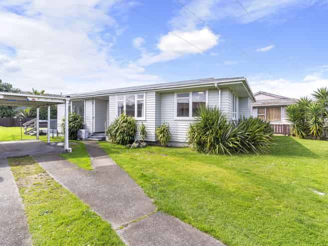 10 Bland Place, Otara