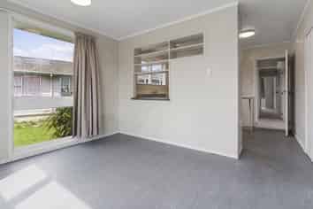 10 Bland Place, Otara