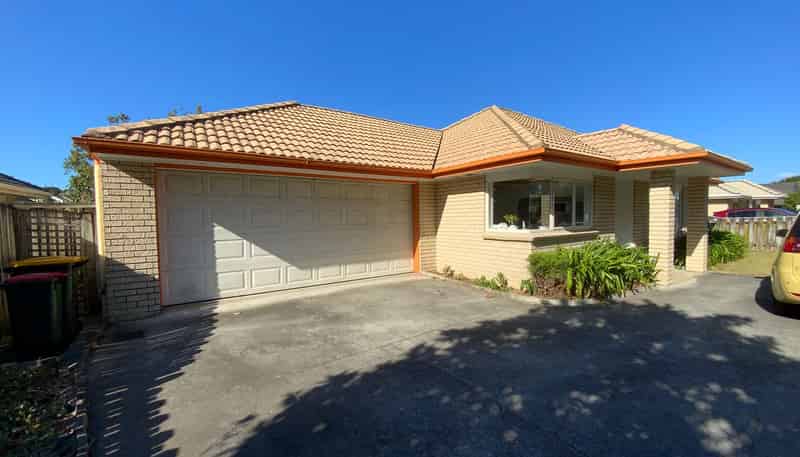 2/246 Cascades Road, Botany Downs
