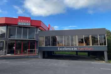 Motorway Exposed Bulk Retail 