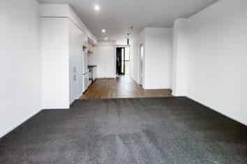 5/4 Waverley St, Sydenham