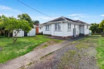 62 Waipani Road, Te Atatu Peninsula