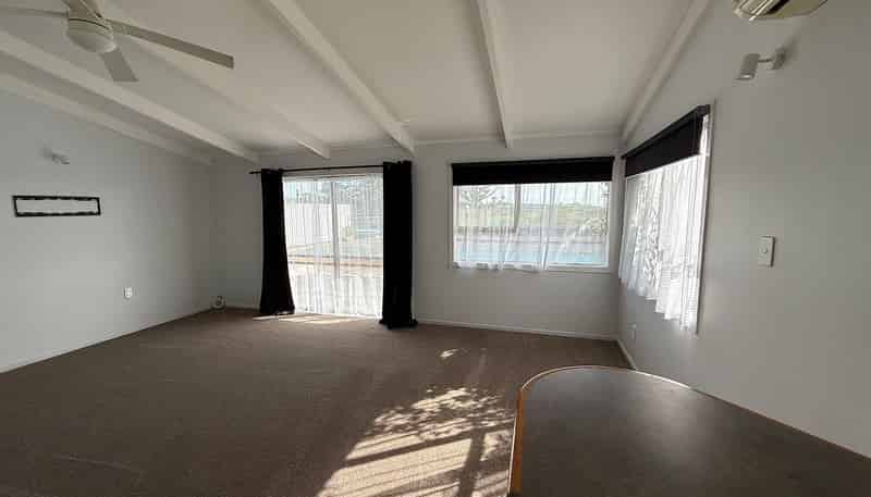 32 Wades Road, Whitford