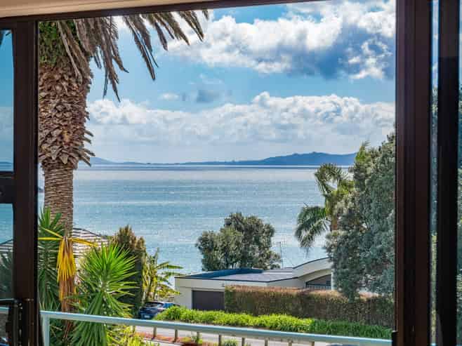100 State Highway 10, Coopers Beach
