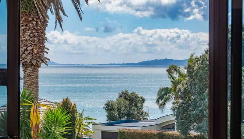 100 State Highway 10, Coopers Beach