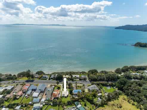 100 State Highway 10, Coopers Beach