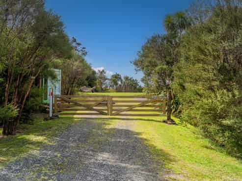 106A Horongaherehere ROW, Te Rerenga