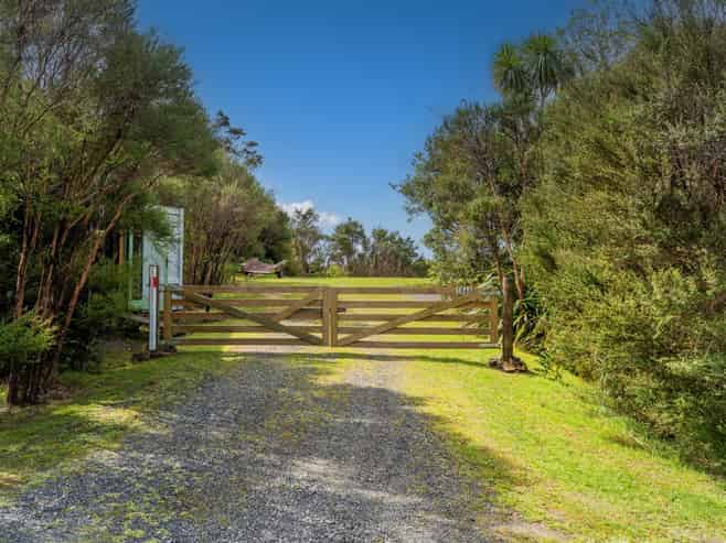 106A Horongaherehere ROW, Te Rerenga
