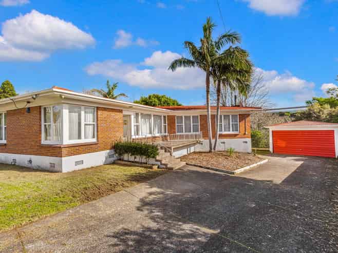 52 Sylvan Crescent, Te Atatu South