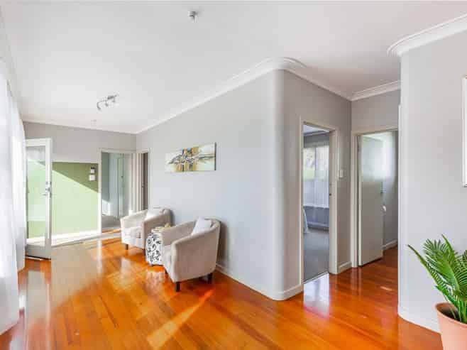 52 Sylvan Crescent, Te Atatu South