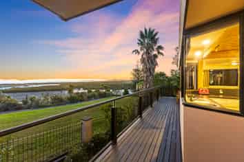 112 Burundi Avenue, Clendon Park