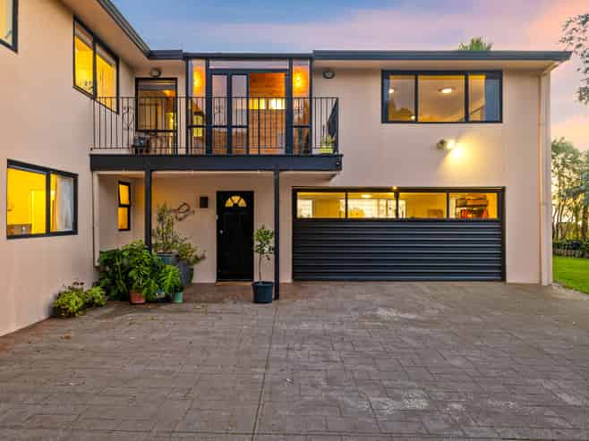 112 Burundi Avenue, Clendon Park