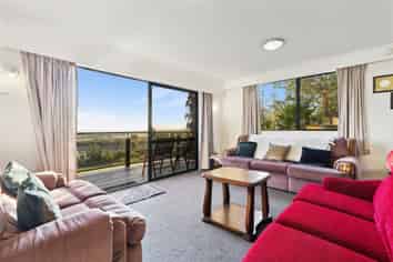 112 Burundi Avenue, Clendon Park