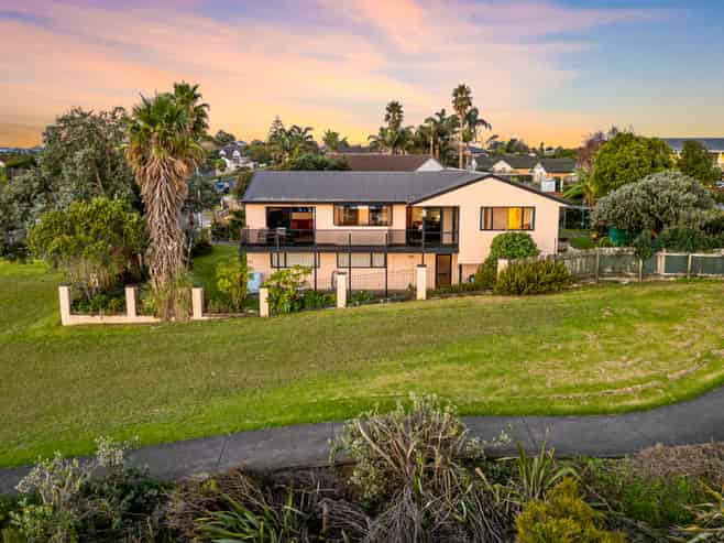112 Burundi Avenue, Clendon Park
