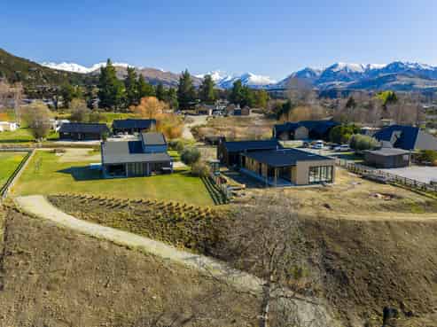 17b to 19b Monteith, Albert Town