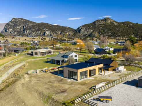 17b to 19b Monteith, Albert Town