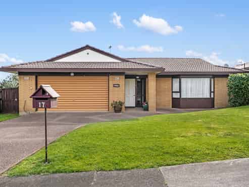 17 Parramatta Place, Botany Downs